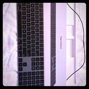 Magic key Board with Numeric Keypad